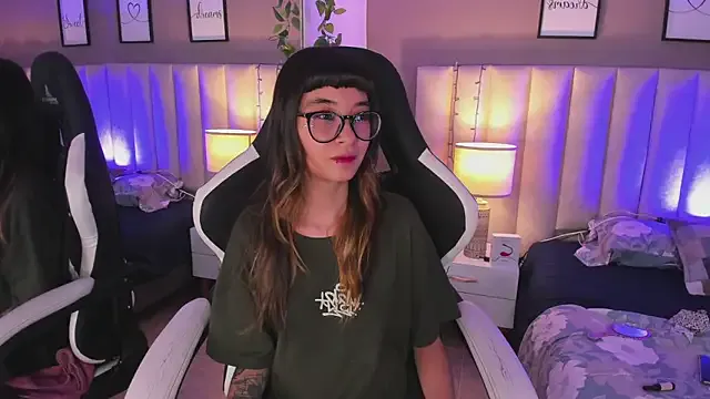 Girls: try live performances with matured performers, from dancing to quirks, in a variety of beautiful sex cams.