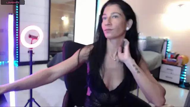 Girls: try live performances with matured performers, from dancing to quirks, in a variety of beautiful sex cams.