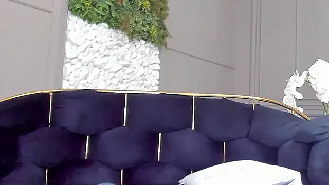 Deliciouslips from StripChat