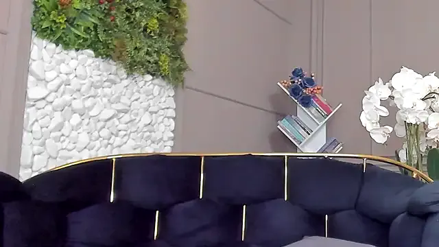 Deliciouslips from StripChat