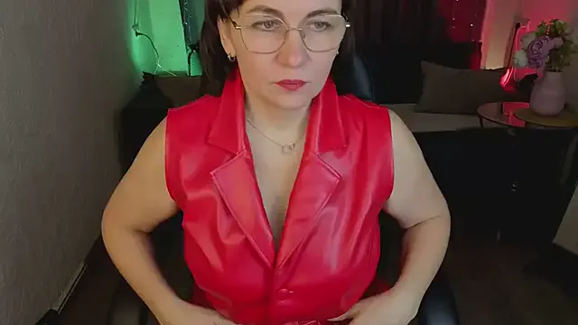 Demi_Mature from StripChat is Freechat