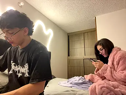 Girls: try live performances with matured performers, from dancing to quirks, in a variety of beautiful sex cams.