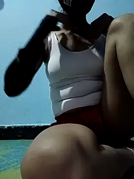 DesiRiya13 from StripChat is Freechat