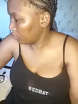 diana323 from StripChat is Freechat