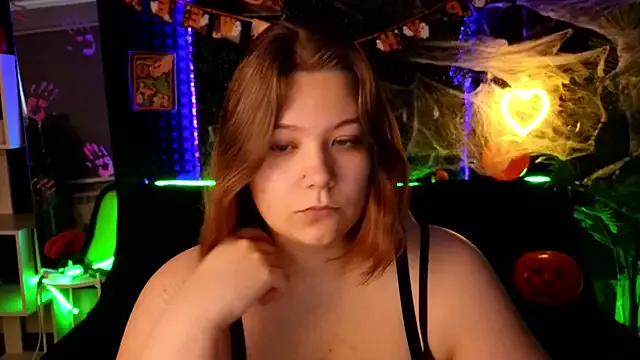 DjennaPalme from StripChat is Freechat