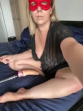 Dollssxx from StripChat is Freechat