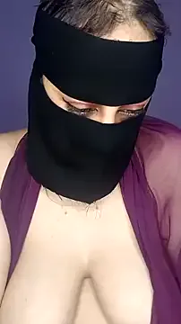 Dolly150 from StripChat is Freechat