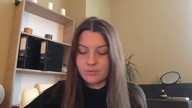 DollyRoma from StripChat