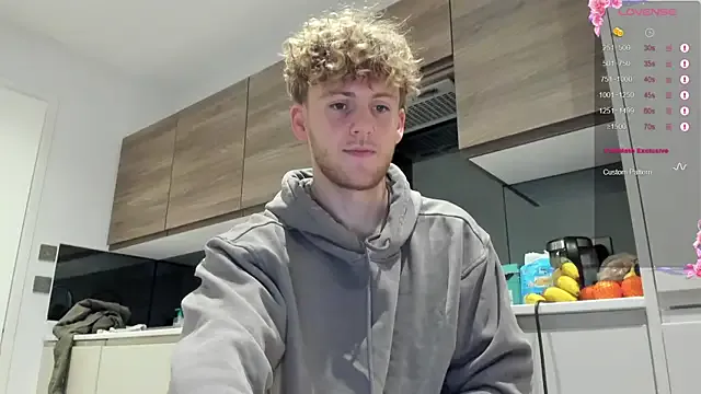 DominantAlex18 from StripChat is Freechat