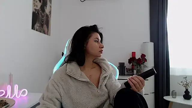 Girls: try live performances with matured performers, from dancing to quirks, in a variety of beautiful sex cams.