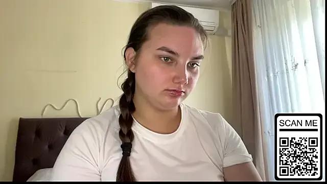 Dreamyblushfairy from StripChat is Freechat