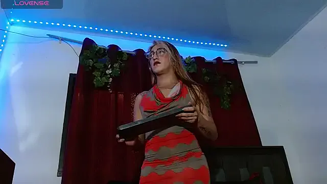 DULCE_ZOE from StripChat is Freechat