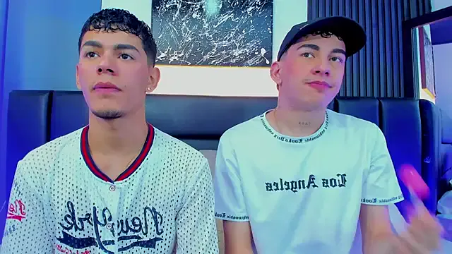 Girls: try live performances with matured performers, from dancing to quirks, in a variety of beautiful sex cams.