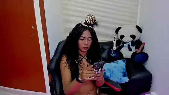 Edelaine_rogers from StripChat