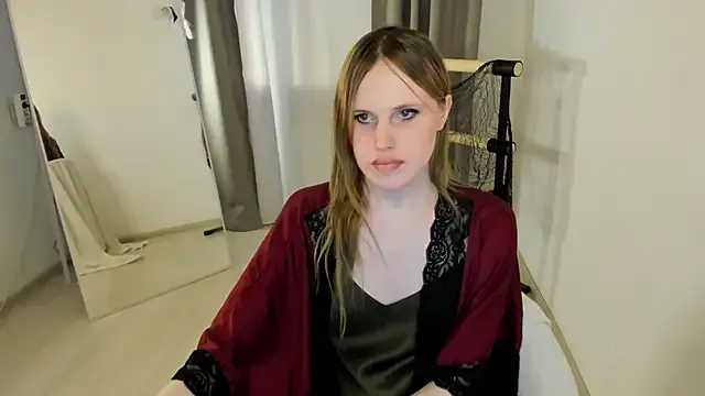 EffieMinki from StripChat is Freechat