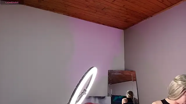 Electra_Gosselin from StripChat is Freechat