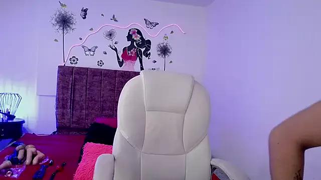 Girls: try live performances with matured performers, from dancing to quirks, in a variety of beautiful sex cams.