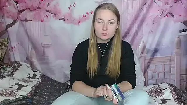 ElenaMaeer from StripChat is Freechat