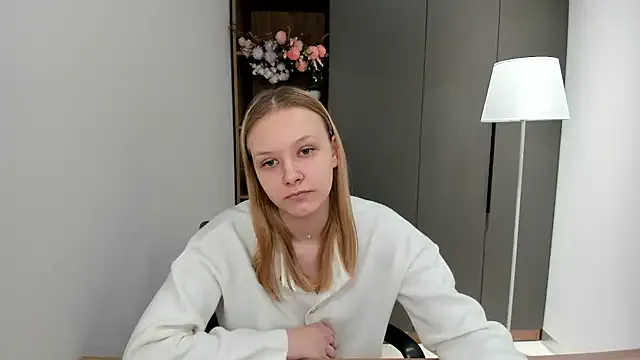 ElissaGlod from StripChat is Freechat