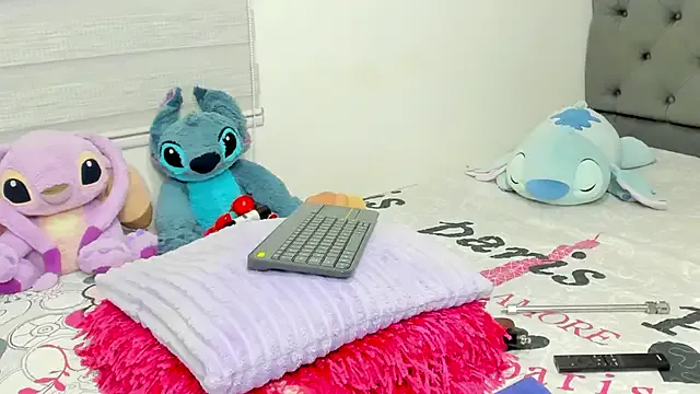 Girls: try live performances with matured performers, from dancing to quirks, in a variety of beautiful sex cams.