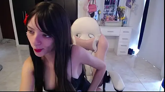 Girls: try live performances with matured performers, from dancing to quirks, in a variety of beautiful sex cams.