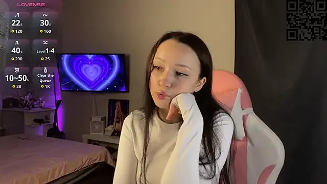 ella_simons from StripChat is Freechat