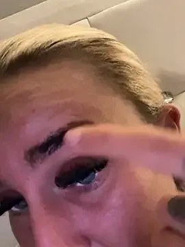 EllieMaeBaby from StripChat is Freechat