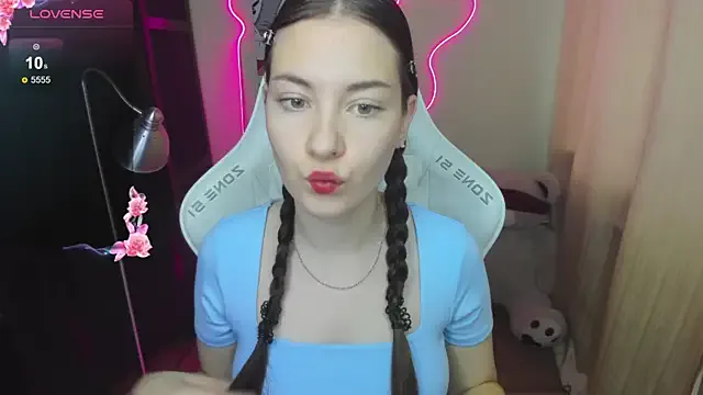 Ellisky from StripChat is Freechat