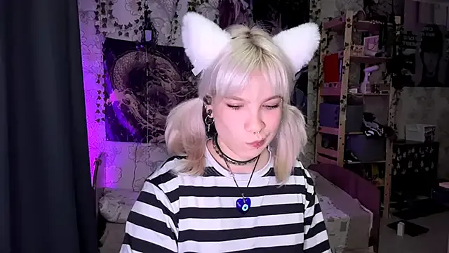 ElnoraVanord from StripChat is Freechat