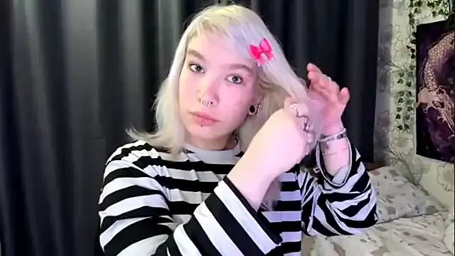 ElnoraVanord from StripChat is Freechat