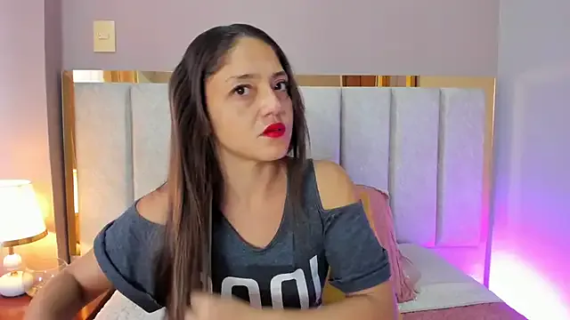 EloiseQuinn from StripChat