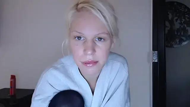 ElssaRush from StripChat is Freechat