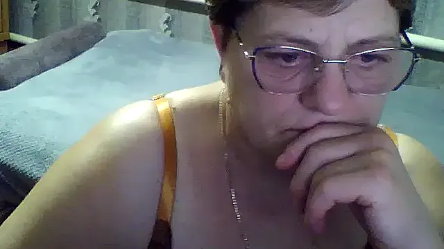 ElzaJewel from StripChat is Freechat