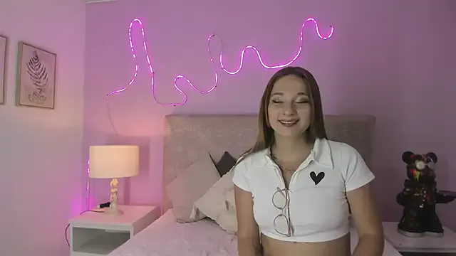 EmaRae1499 from StripChat is Freechat