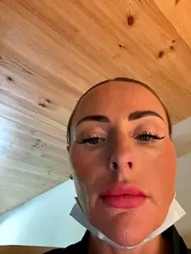 EmaSalis from StripChat is Freechat