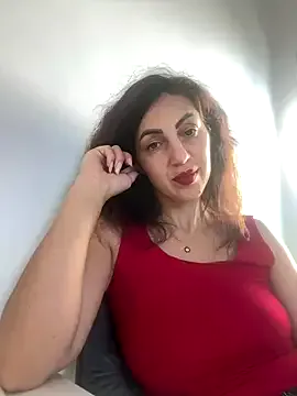 EmaSkyes from StripChat