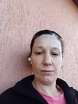 Emeli32-22 from StripChat is Freechat