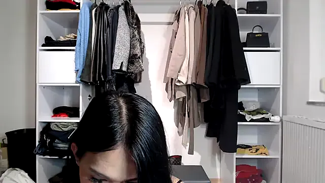 emerald_smith from StripChat is Freechat