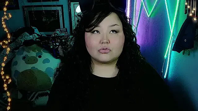 EmGreens from StripChat is Freechat