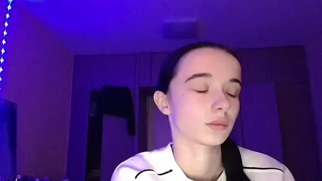 Emilia_Light from StripChat is Freechat