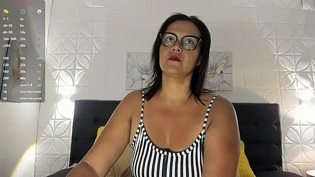 EmillyLim from StripChat is Freechat