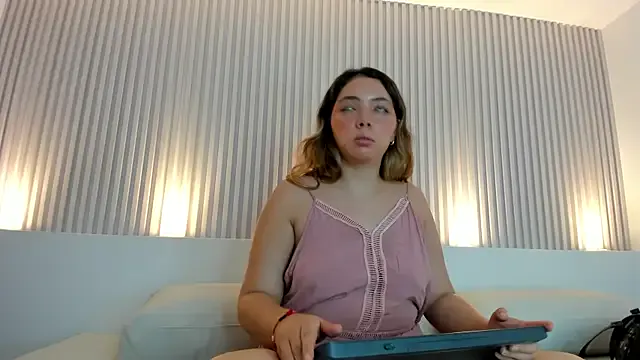 emily_hailey from StripChat is Freechat