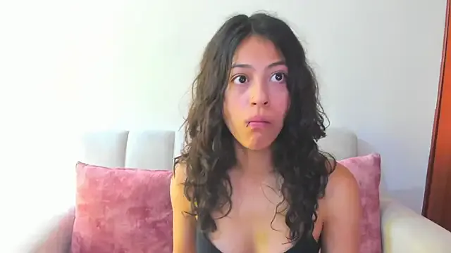 emily_jonessxx from StripChat is Freechat