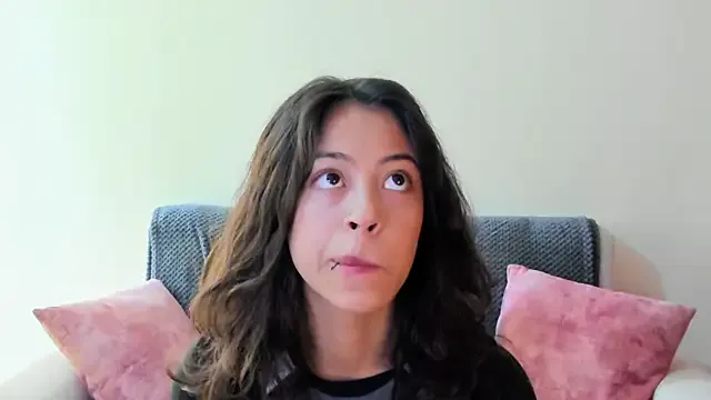 emily_jonessxx from StripChat is Freechat