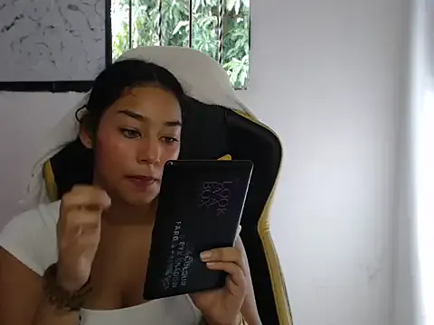 emily_stars1 from StripChat is Freechat