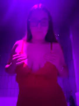 EmilyEast from StripChat is Freechat
