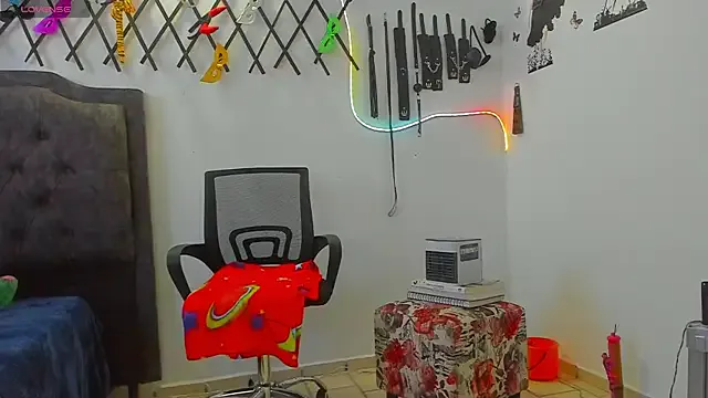 Girls: try live performances with matured performers, from dancing to quirks, in a variety of beautiful sex cams.