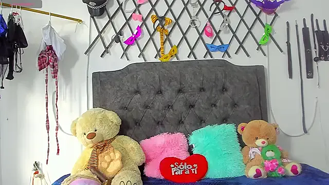 Girls: try live performances with matured performers, from dancing to quirks, in a variety of beautiful sex cams.