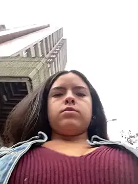 EmilyHarperr from StripChat is Freechat