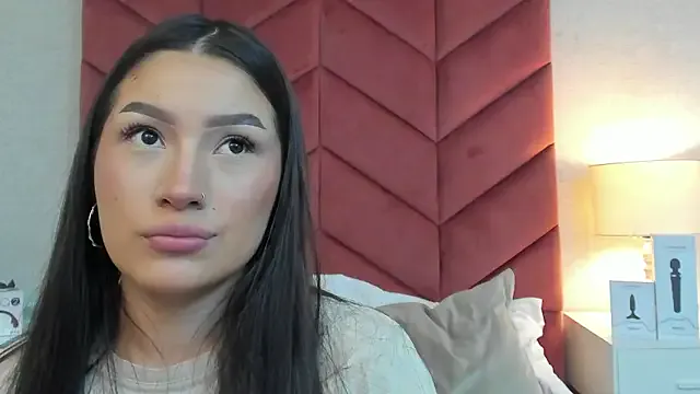 EmilyHealy_ from StripChat is Freechat